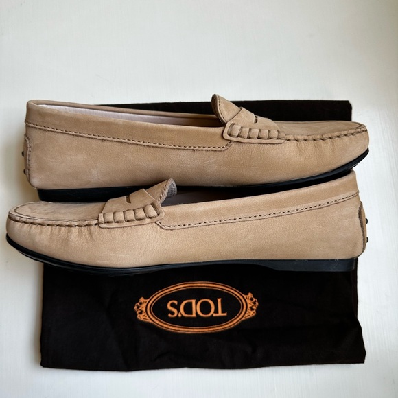 TOD’s Gommino City Suede Loafers - Picture 2 of 4